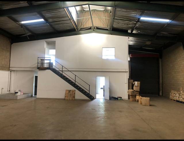 420M² WAREHOUSE TO LET IN MEADOWDALE